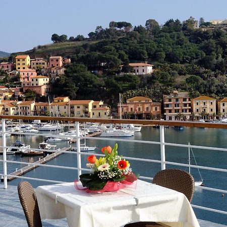 Hotel Plaza Porto Azzurro Εξωτερικό φωτογραφία