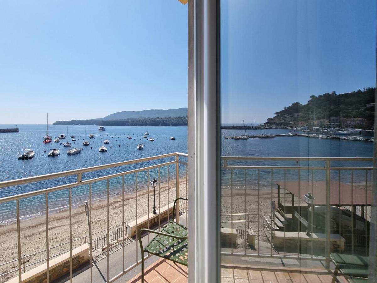 Hotel Plaza Porto Azzurro Εξωτερικό φωτογραφία