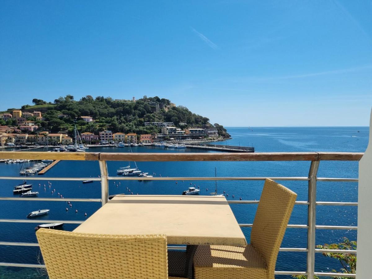 Hotel Plaza Porto Azzurro Εξωτερικό φωτογραφία