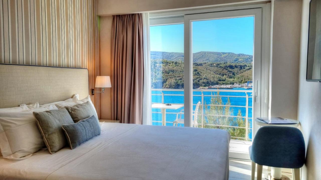Hotel Plaza Porto Azzurro Εξωτερικό φωτογραφία