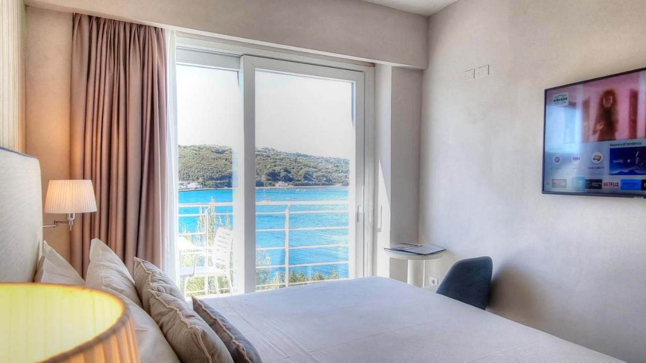 Hotel Plaza Porto Azzurro Εξωτερικό φωτογραφία