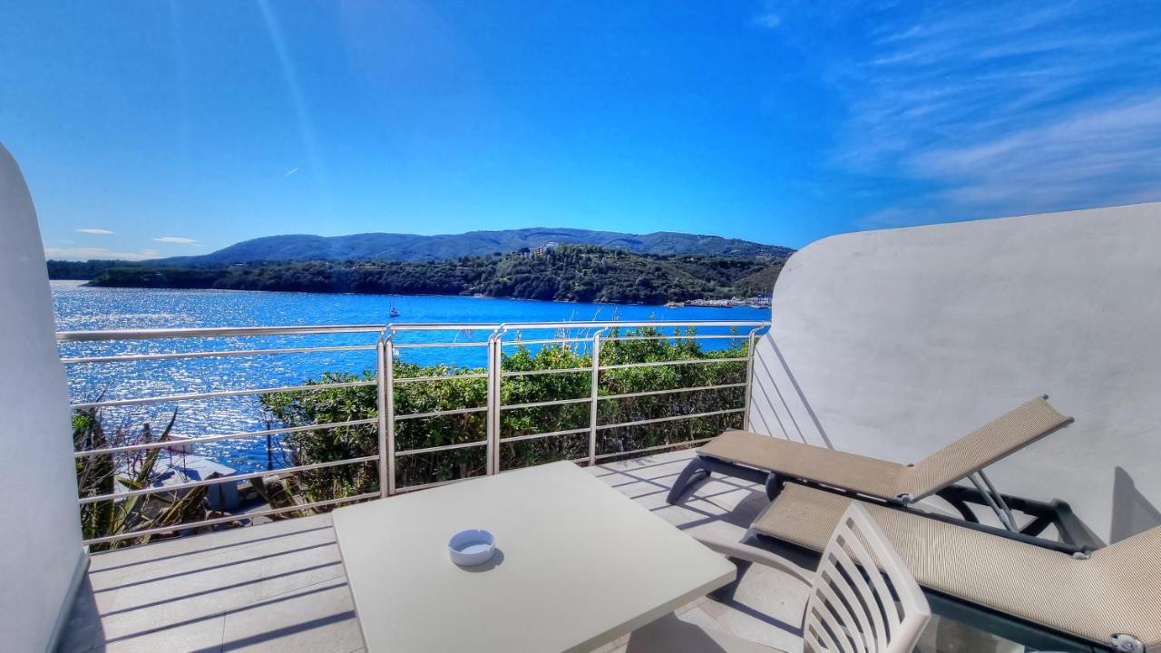 Hotel Plaza Porto Azzurro Εξωτερικό φωτογραφία