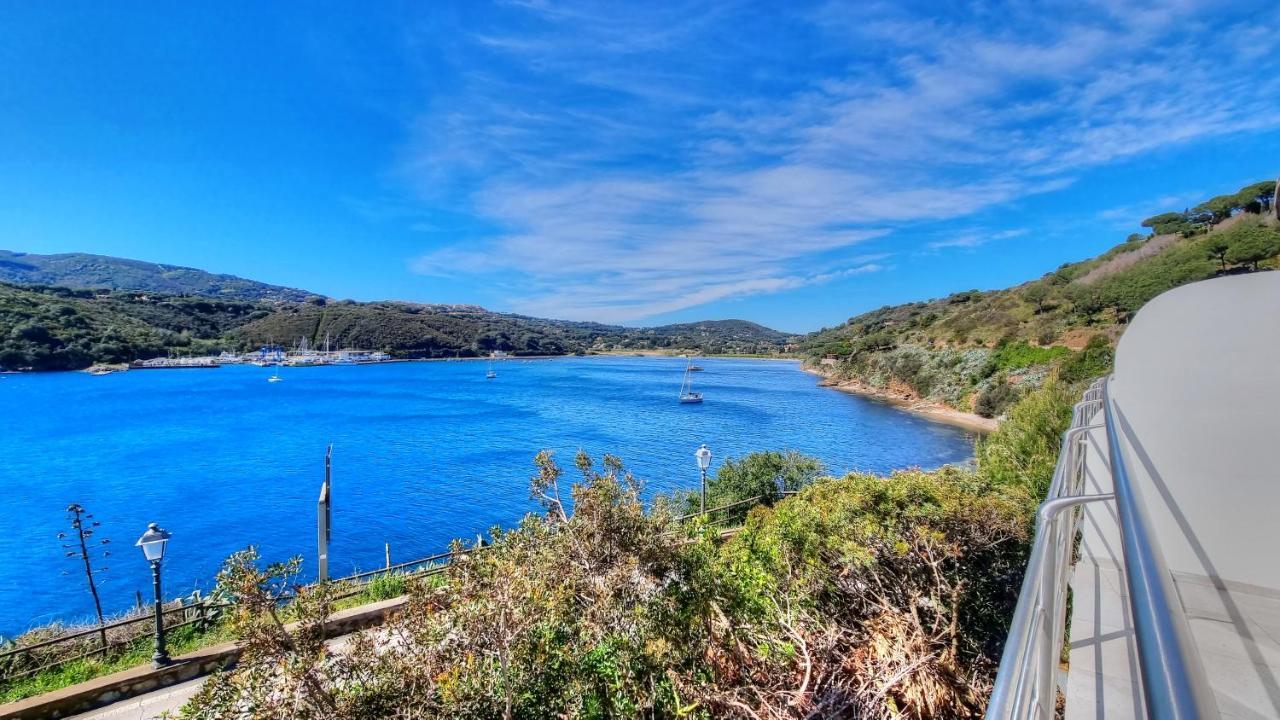 Hotel Plaza Porto Azzurro Εξωτερικό φωτογραφία