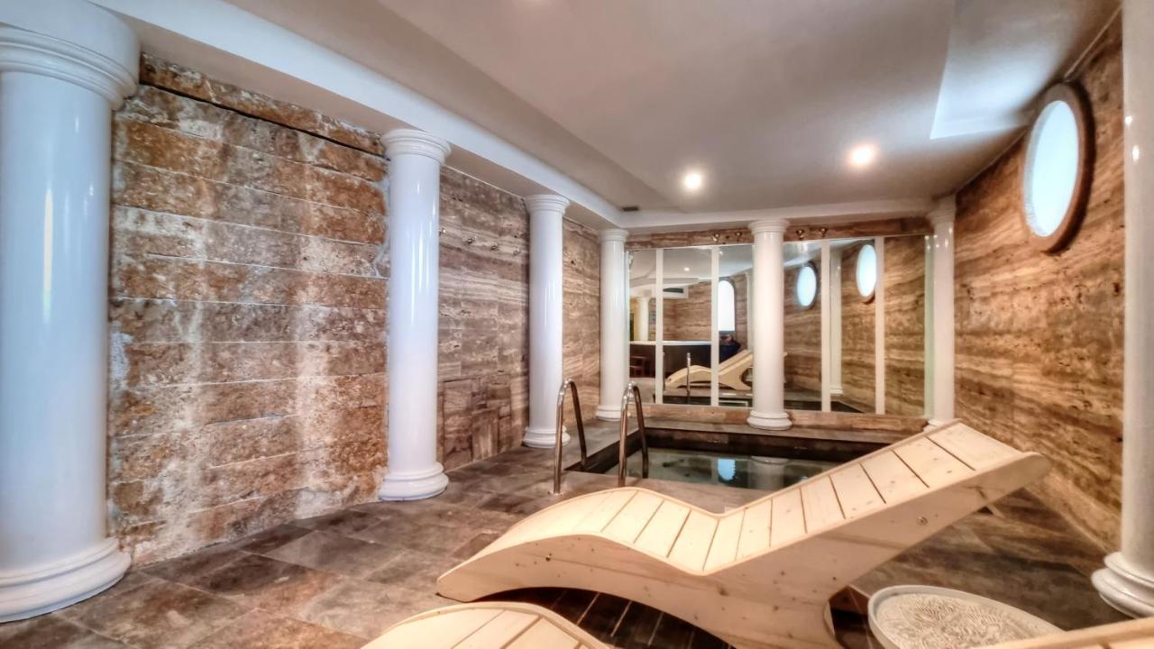 Hotel Plaza Porto Azzurro Εξωτερικό φωτογραφία