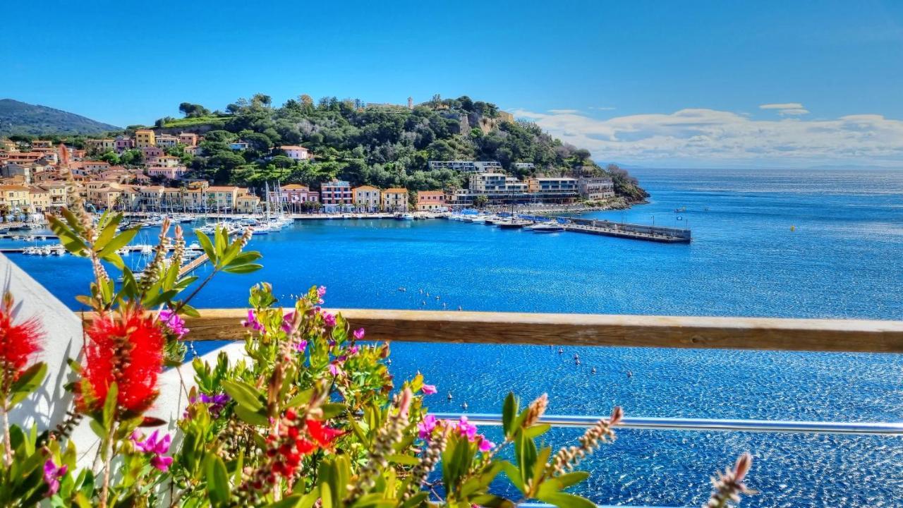 Hotel Plaza Porto Azzurro Εξωτερικό φωτογραφία