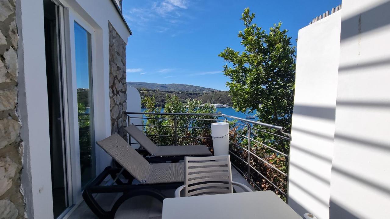 Hotel Plaza Porto Azzurro Εξωτερικό φωτογραφία