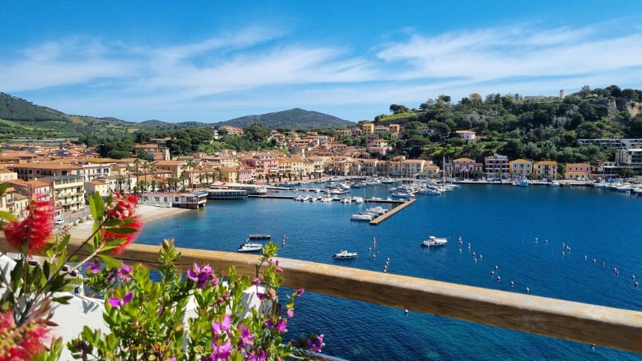 Hotel Plaza Porto Azzurro Εξωτερικό φωτογραφία