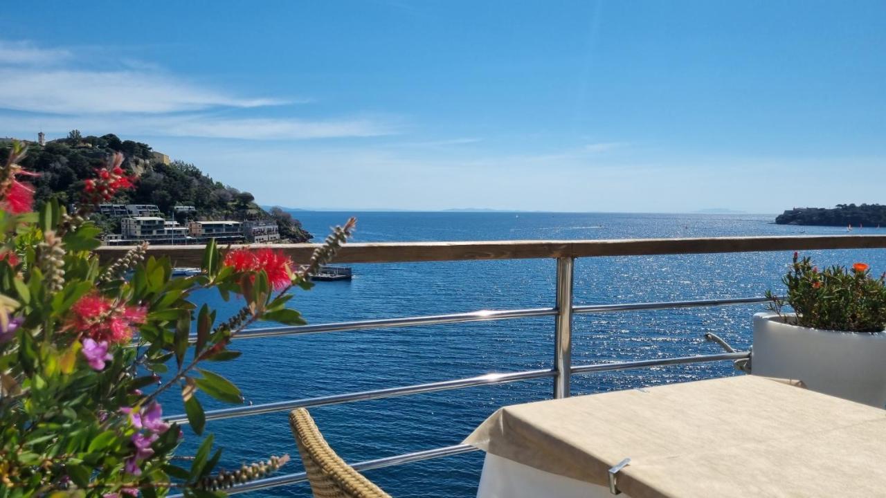Hotel Plaza Porto Azzurro Εξωτερικό φωτογραφία