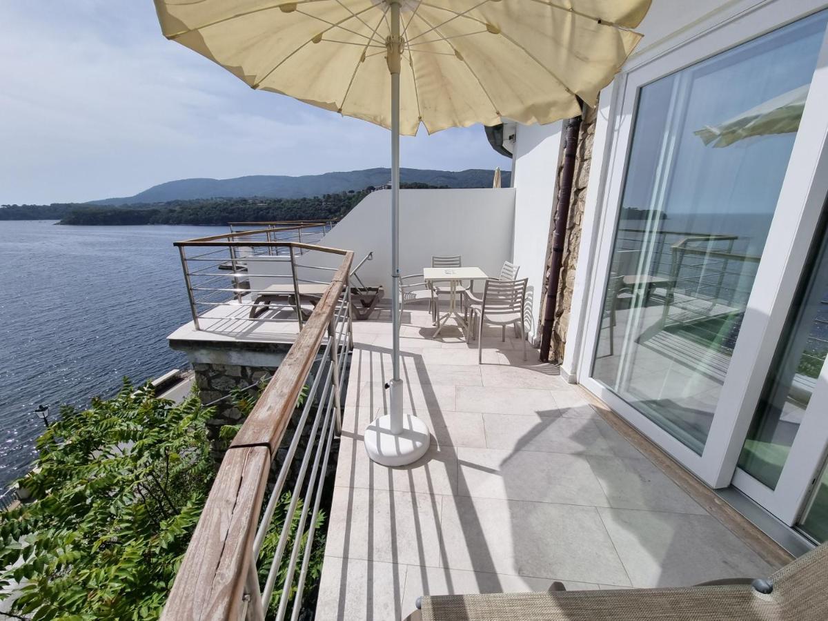 Hotel Plaza Porto Azzurro Εξωτερικό φωτογραφία