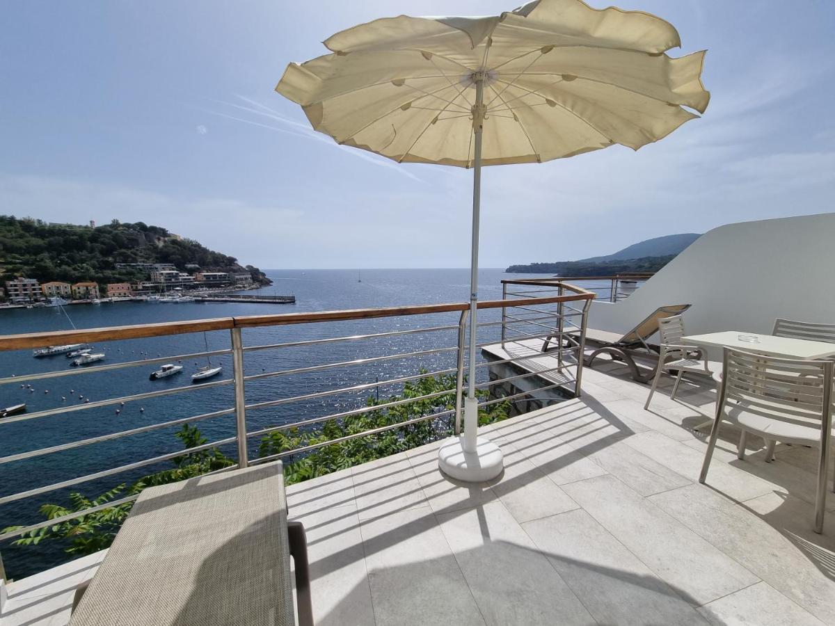 Hotel Plaza Porto Azzurro Εξωτερικό φωτογραφία