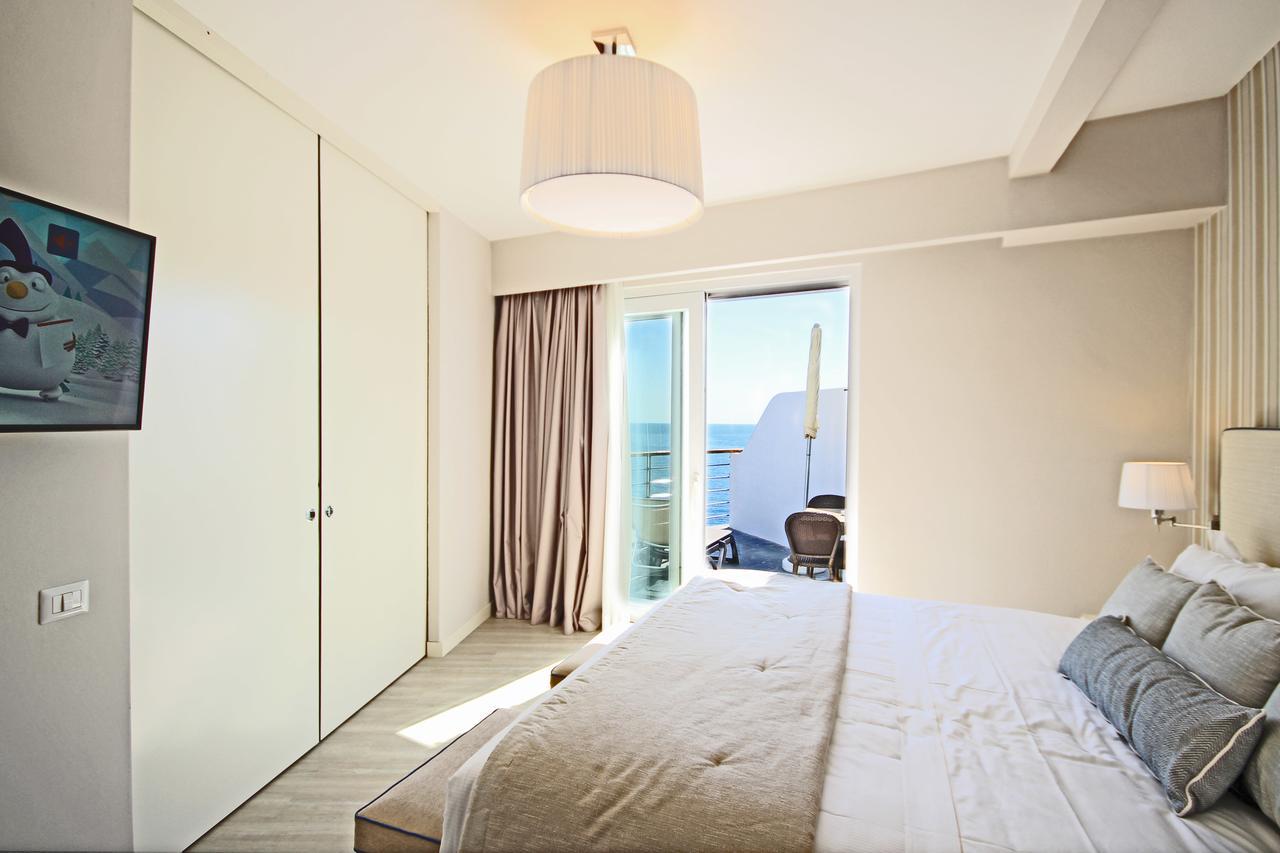 Hotel Plaza Porto Azzurro Εξωτερικό φωτογραφία