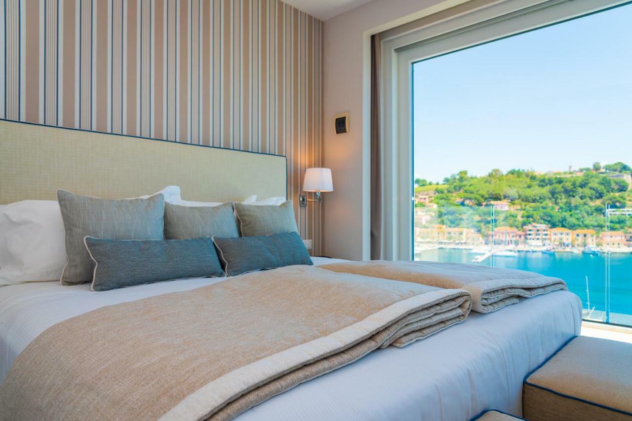 Hotel Plaza Porto Azzurro Εξωτερικό φωτογραφία